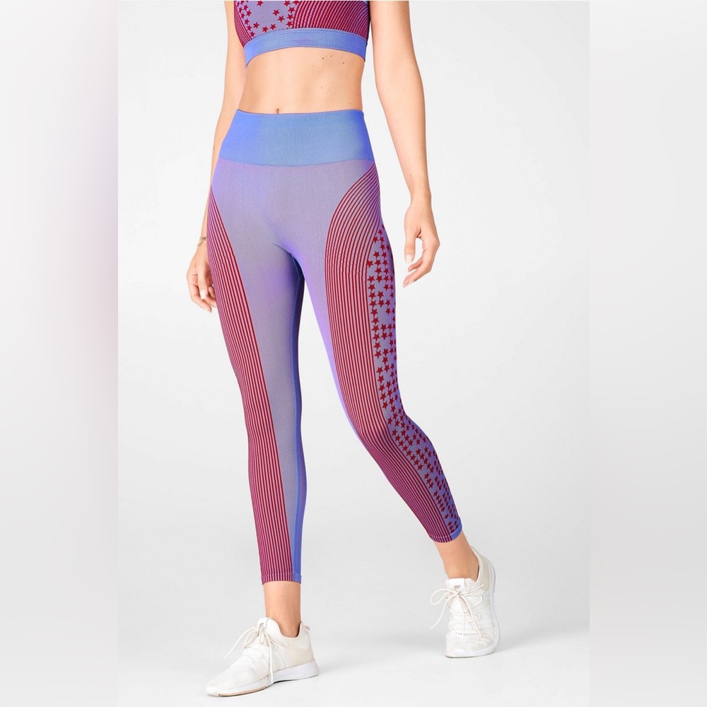 FABLETICS (SET - 2 Pieces) High-Waisted Seamless Star Capri & Sport Bra - Picture 8 of 9